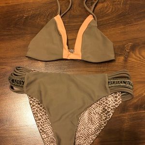 Acacia Reversible Bikini